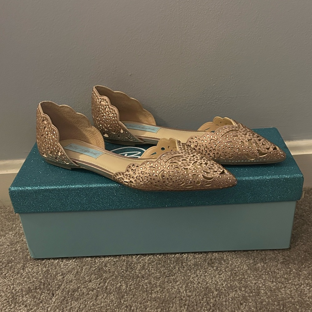 Blue by Betsey Johnson Lucy flats in Blush